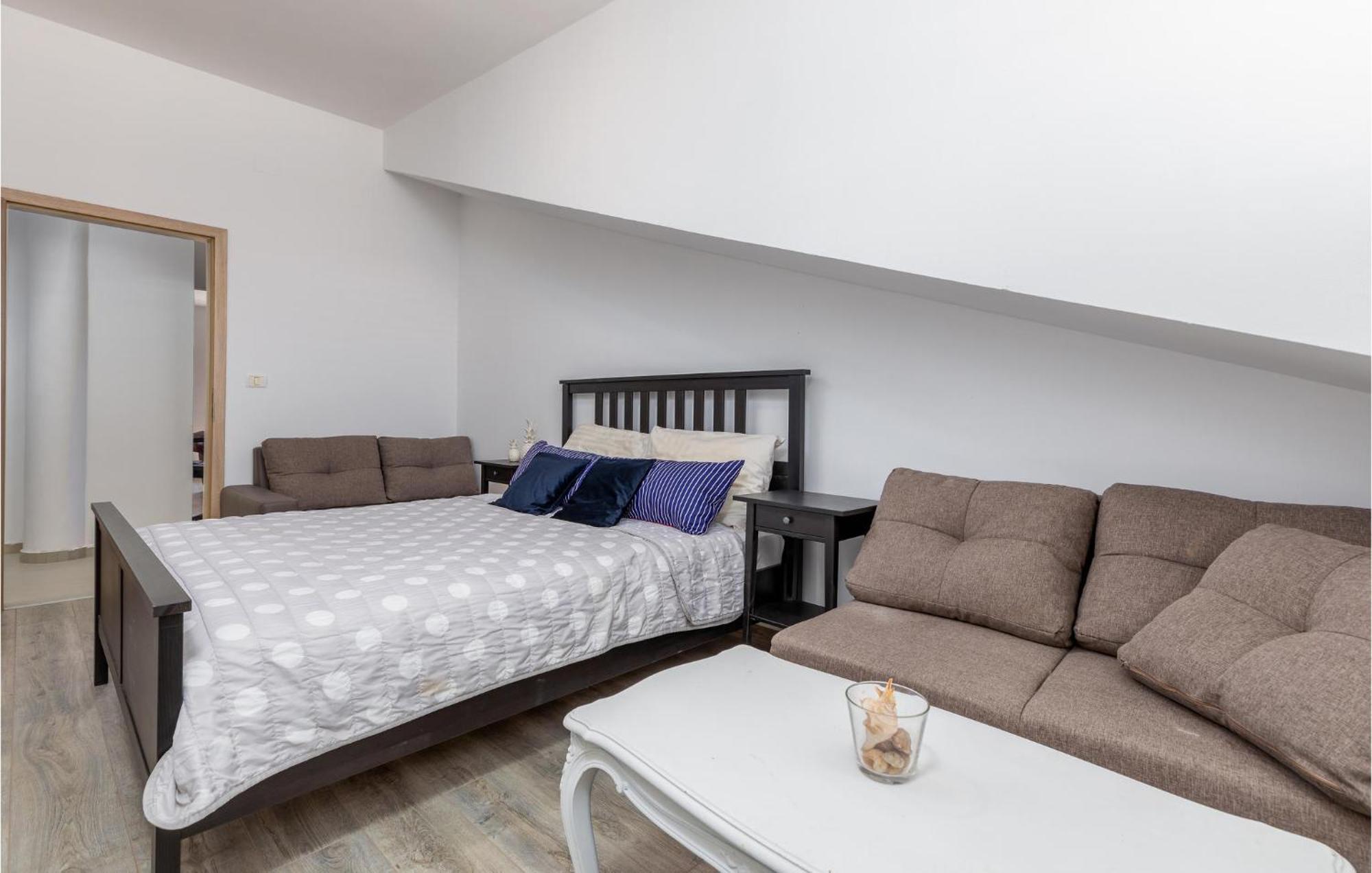 Awesome In With Wifi Apartment